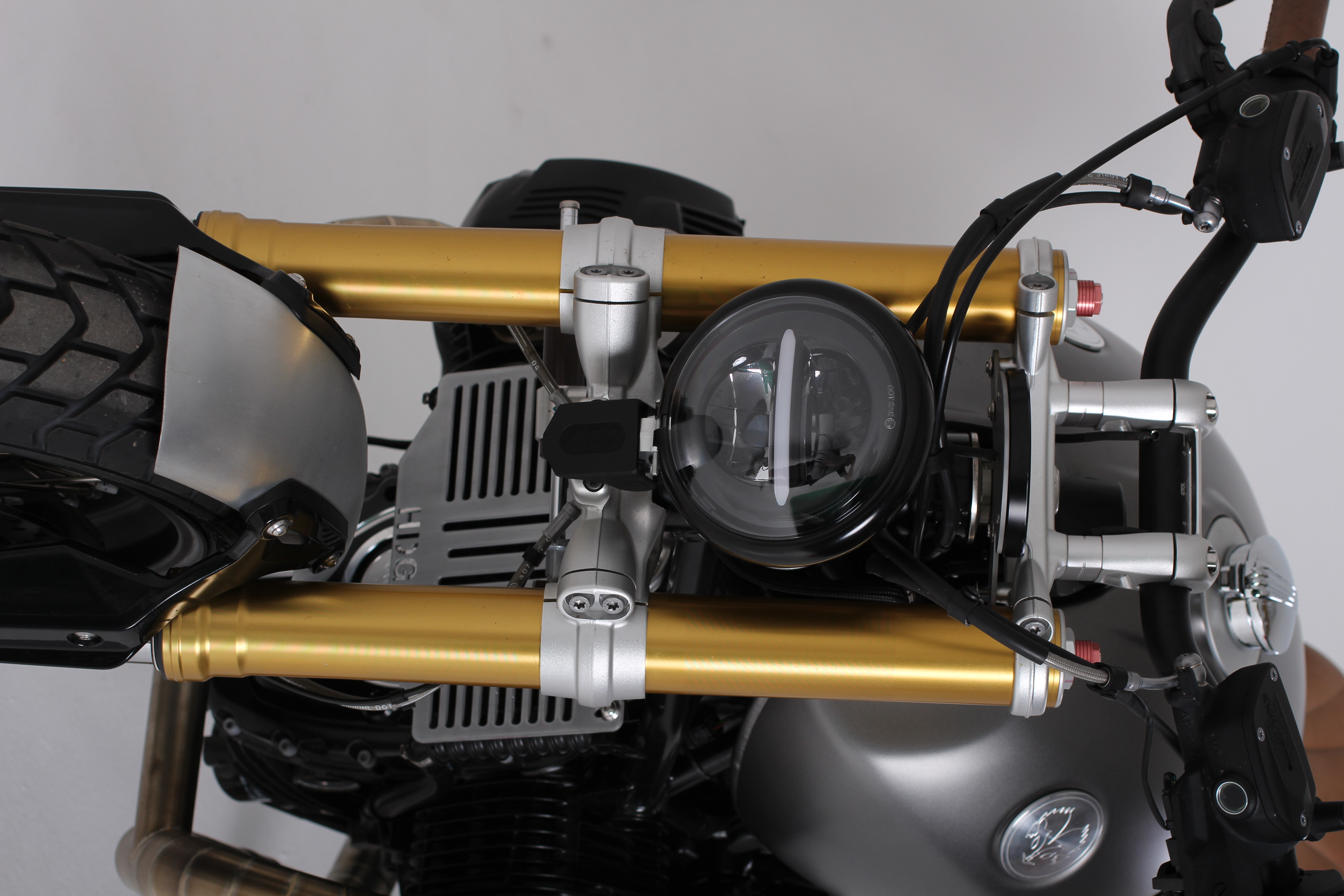 Gardeboue avant BMW NINET R