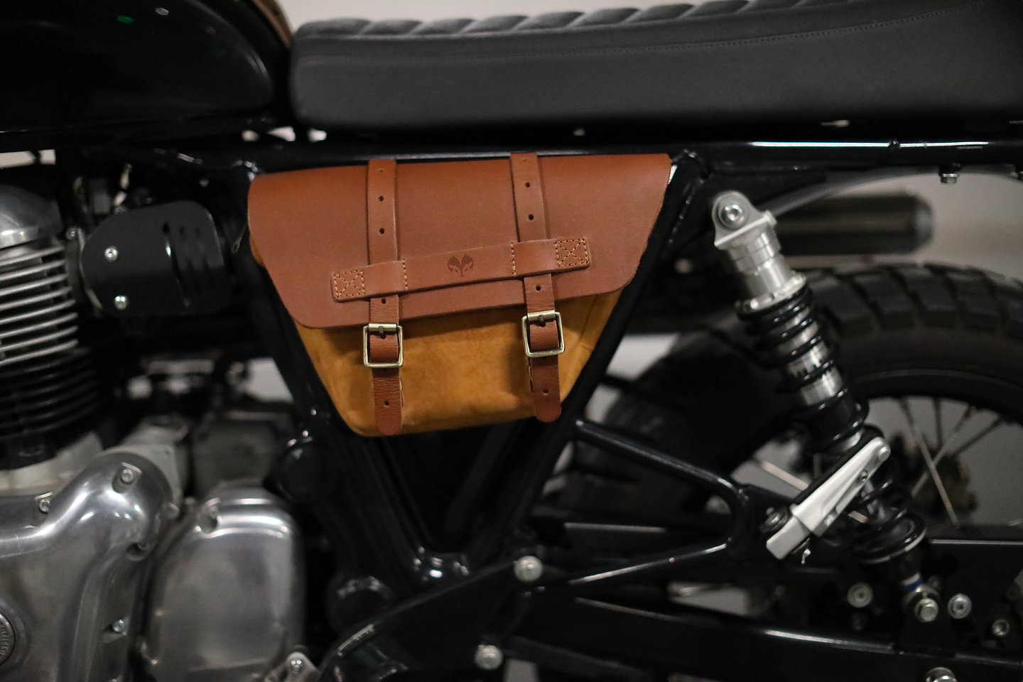 sacoches latérales cuirs Tobacco royal enfield interceptor GT 650