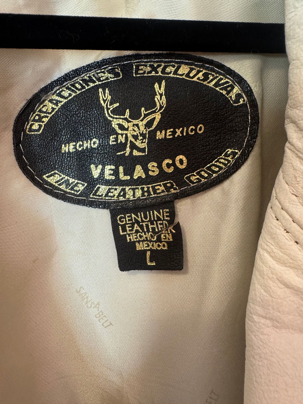 Thumbnail: 80’s White Leather Cropped and Double Breasted Jacket 