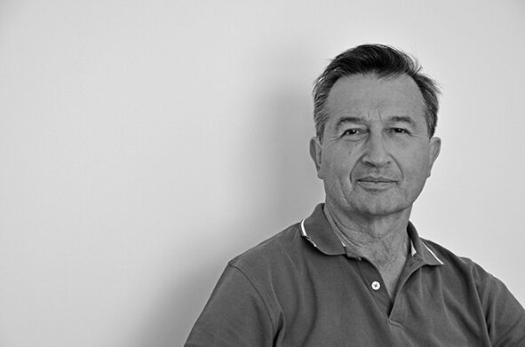 Carlos Velázquez-Director