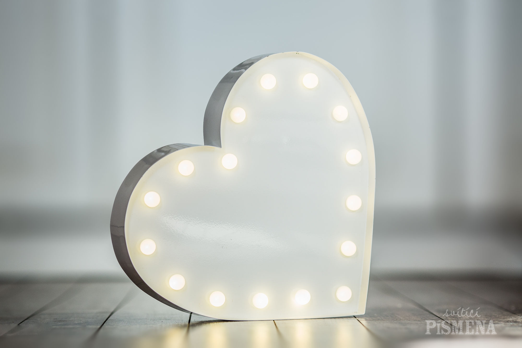 Kovový svítící symbol SRDCE