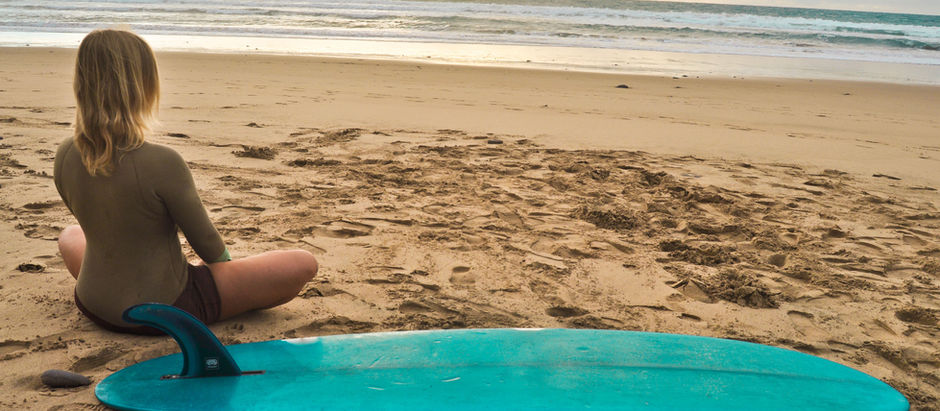 5 YOGA POSES BEFORE YOU SURF