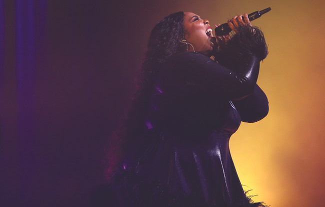 Grammys 2020: Somber Tributes & Bold Fashion