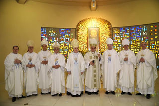 Dom Liro participa de Celebração de Imposição de Pálio ao Arcebispo de Santa Maria