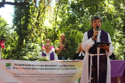 Celebração ecumênica reforça o internacionalismo e a luta por rios livres