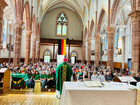 Paróquia de Cerro Largo celebra Missa em língua alemã