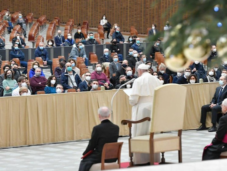 O Papa: dificuldades e sofrimentos não podem obscurecer a luz do Natal