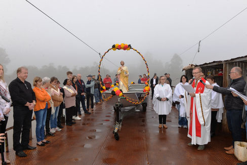 6ª Romaria de São Pedro reúne centenas de fiéis