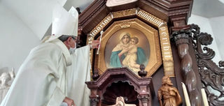 Santuário Missioneiro Tupãcyrendá comemora 25 anos de graças com entrega do cetro à Mãe de Deus
