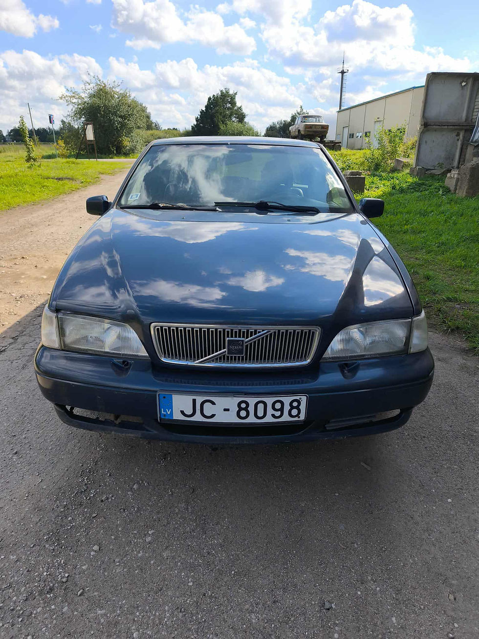 Thumbnail: Volvo V70