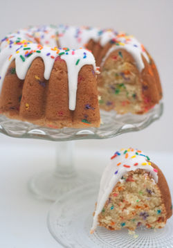 funfetti bundt