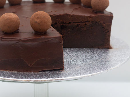 Vegan chocolate mud cake