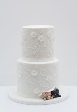 two tier tall 6 and 8 cats peeping brush embroidery