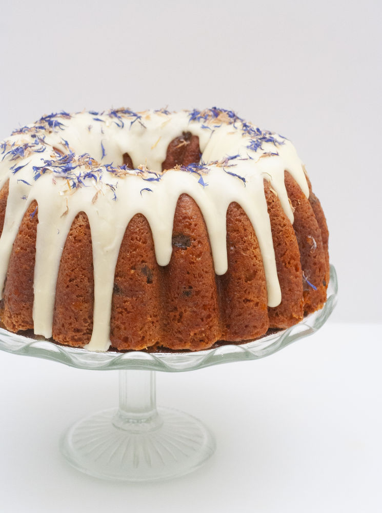 Vegan marmalade cake