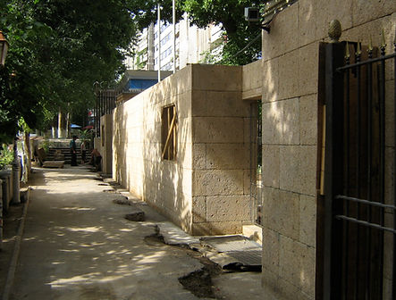 Installation of Dynablok