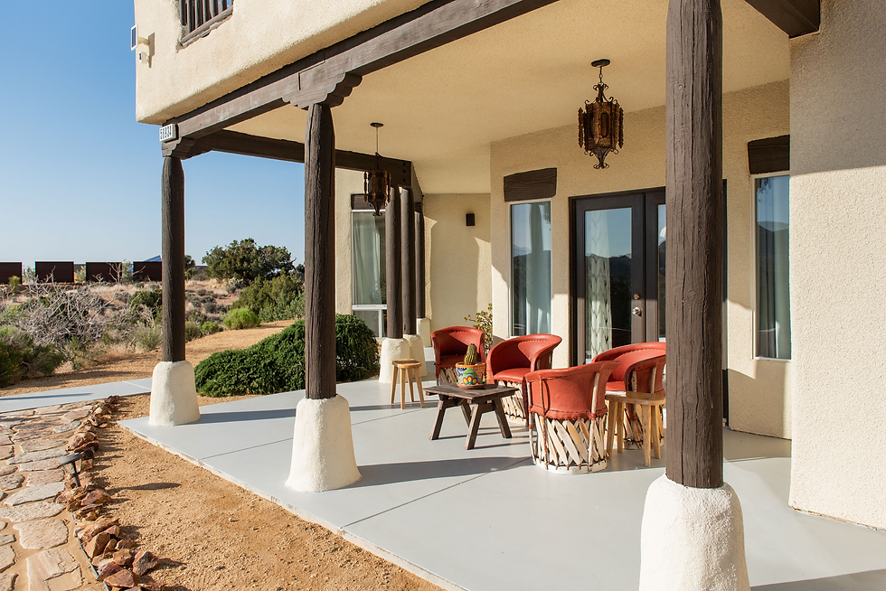 Front Patio Lounge