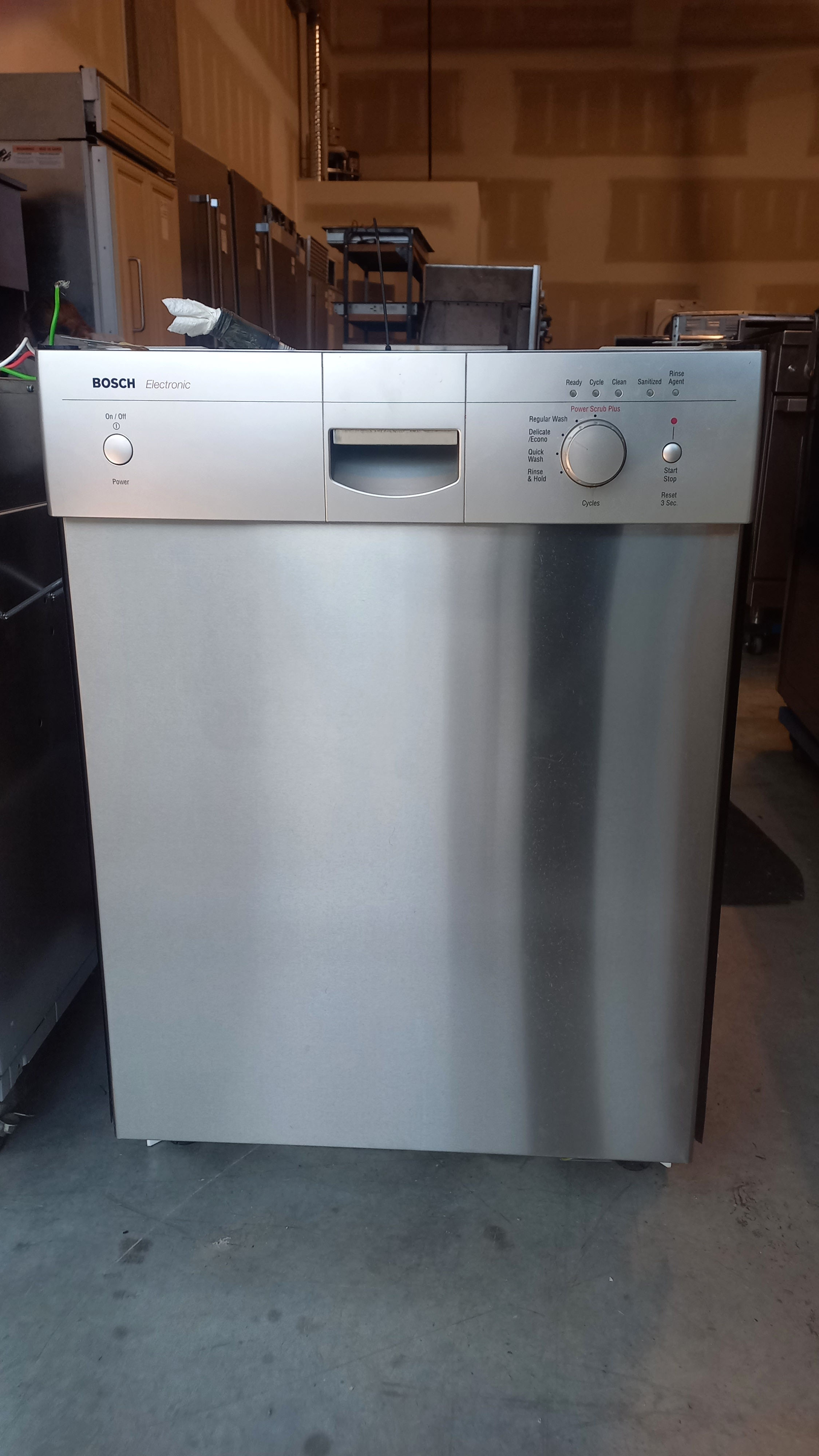 #103     24" Bosch Dishwasher 2 rack 