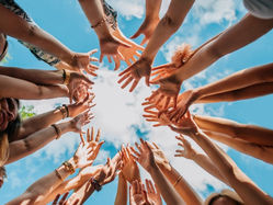 Campanha de arrecadação de alimentos e agasalhos