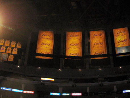 Can Lakers Write Storybook Ending to This Tragic Season?