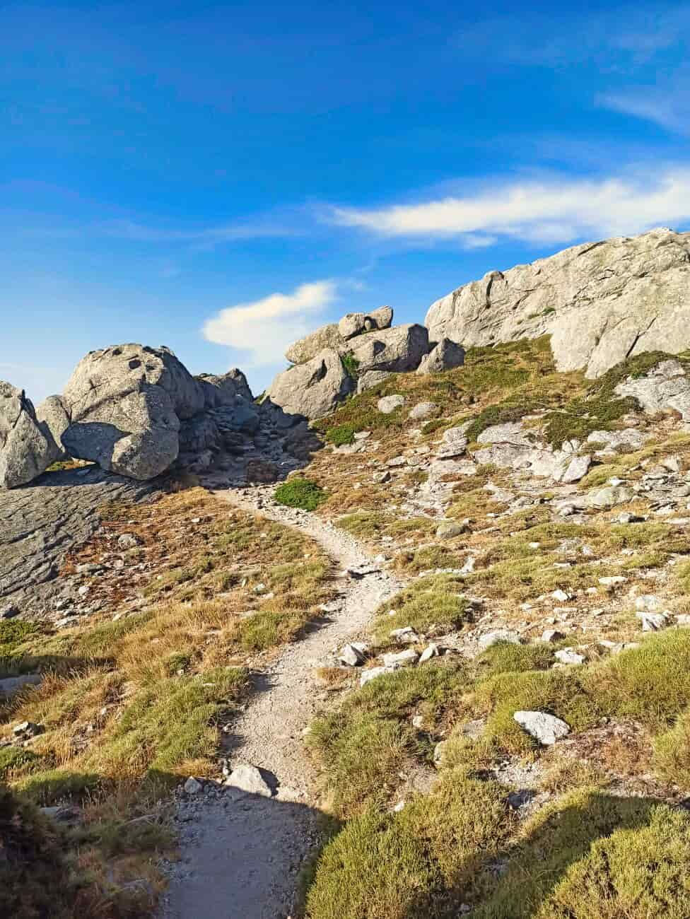 rocher, sentier gr20 montagne