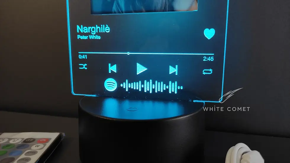 Miniatura: Lampada in plexiglass con base in plastica ABS, illuminata RGB, con codice scansionabile Spotify per coppia san valentino