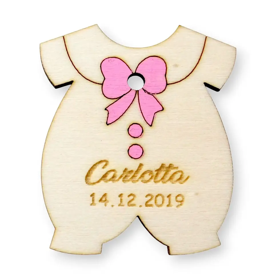 Miniatura: Segnaposto in legno tutina pitturata rosa a mano, nascita e battesimo, inciso laser e personalizzato con nome e data