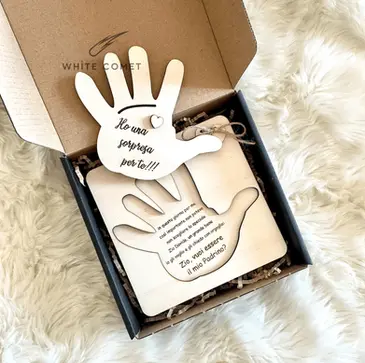 Invito mano padrino madrina, in legno, con scatola regalo, per Nascita e Battesimo