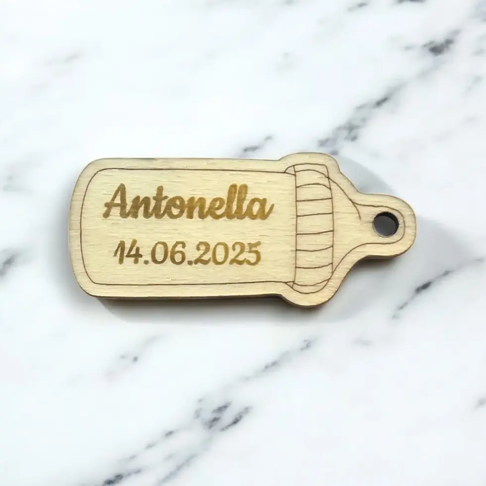 Miniatura: segnaposto in legno forma biberon, per nascita battesimo, inciso laser e personalizzato con nome e data