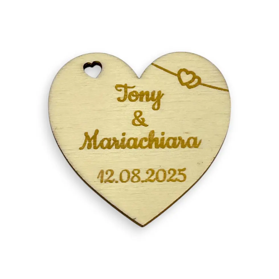 Miniatura: segnaposto in legno sagoma cuore con dettaglio, per matrimonio, inciso laser e personalizzato con nomi e data