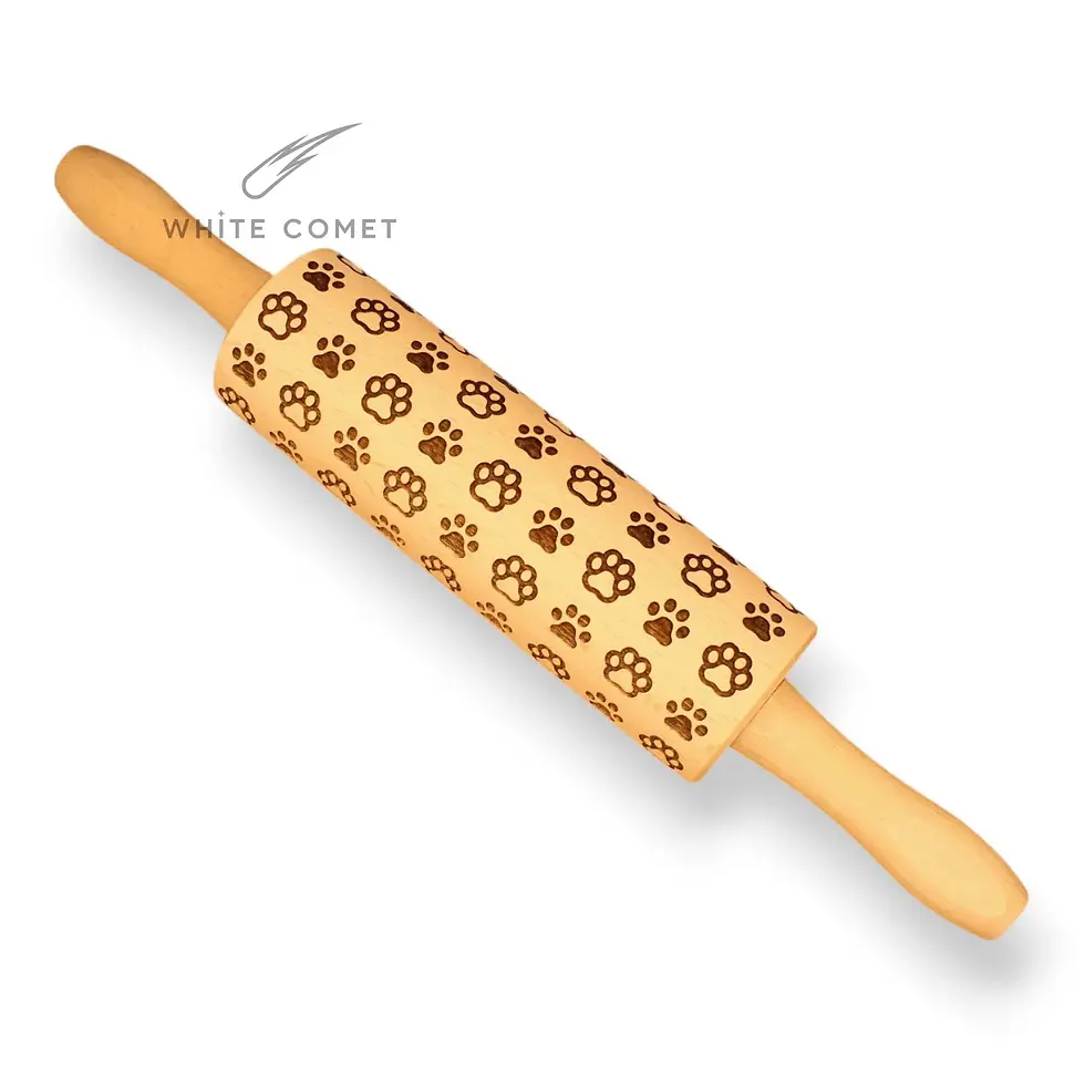 Mattarello GIREVOLE in legno inciso, trama ZAMPE, inciso a laser