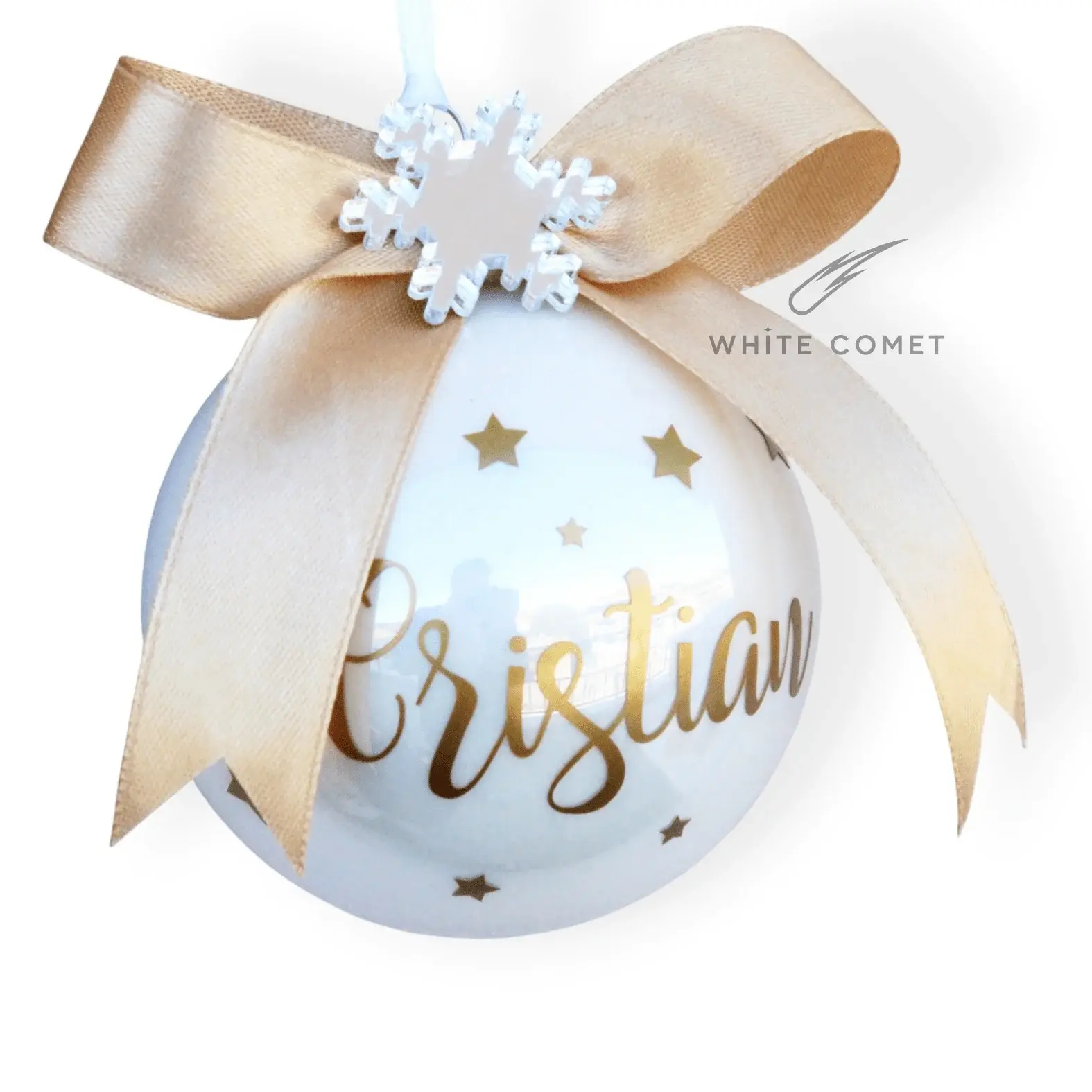 Pallina di Natale in vetro bianco con fiocco dorato e nome personalizzato, decorazione natalizia artigianale White Comet.
