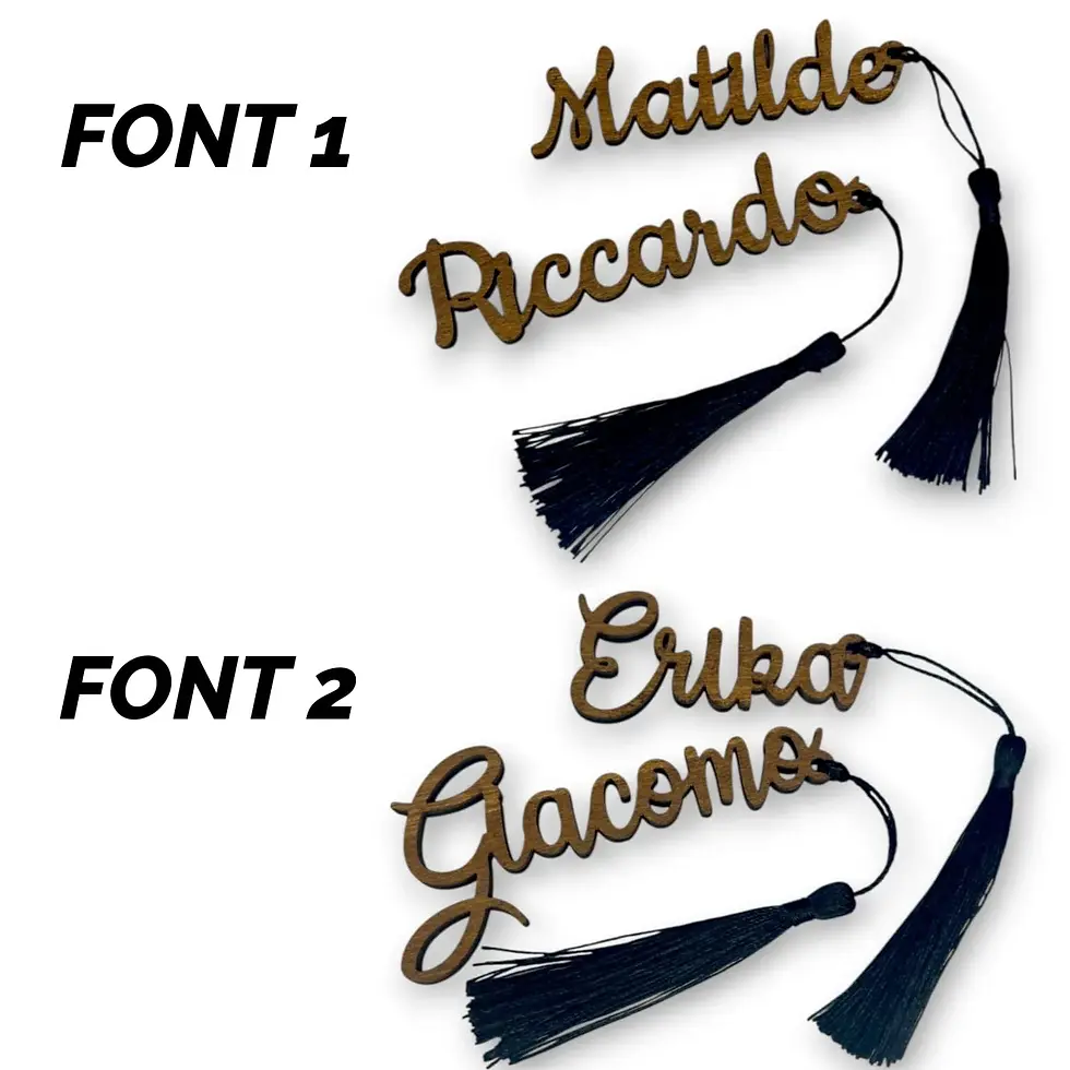 Miniatura: segnaposto sagoma nome in legno con nappina, nomi invitati, taglio laser, legno scuro