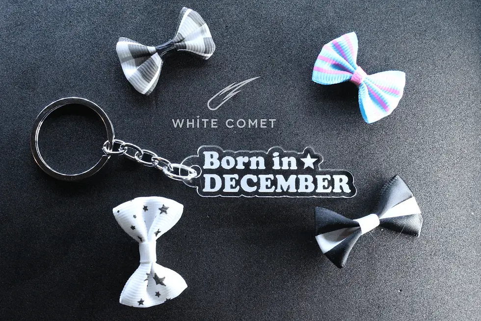 Portachiavi in plexiglass trasparente con incisione Born in DECEMBER, nato a Dicembre, idea regalo incisa laser