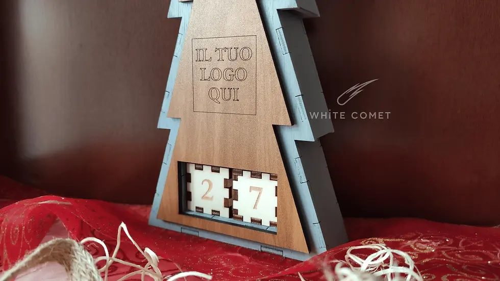 Miniatura: Alberello calendario perpetuo in legno personalizzabile con logo inciso, design artigianale italiano