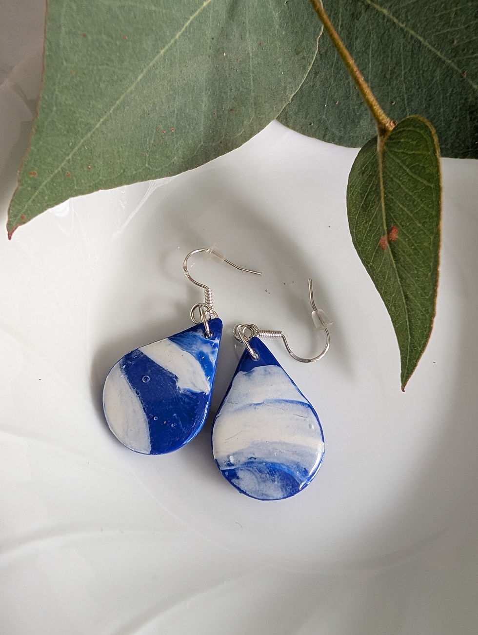 Thumbnail: teardrops of ocean blue 