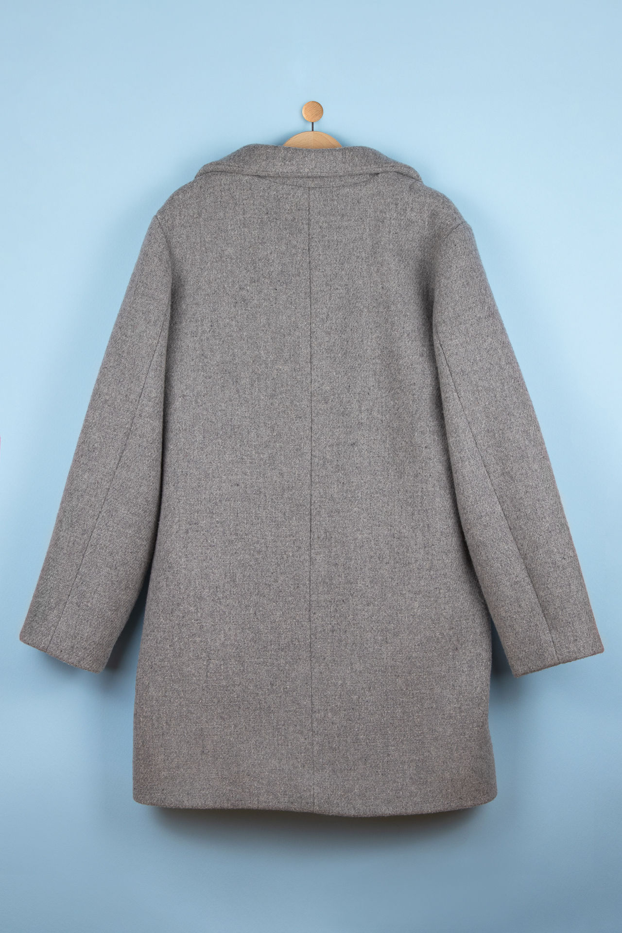 Vuneni sivi kaputić na duplo kopčanje za dečake