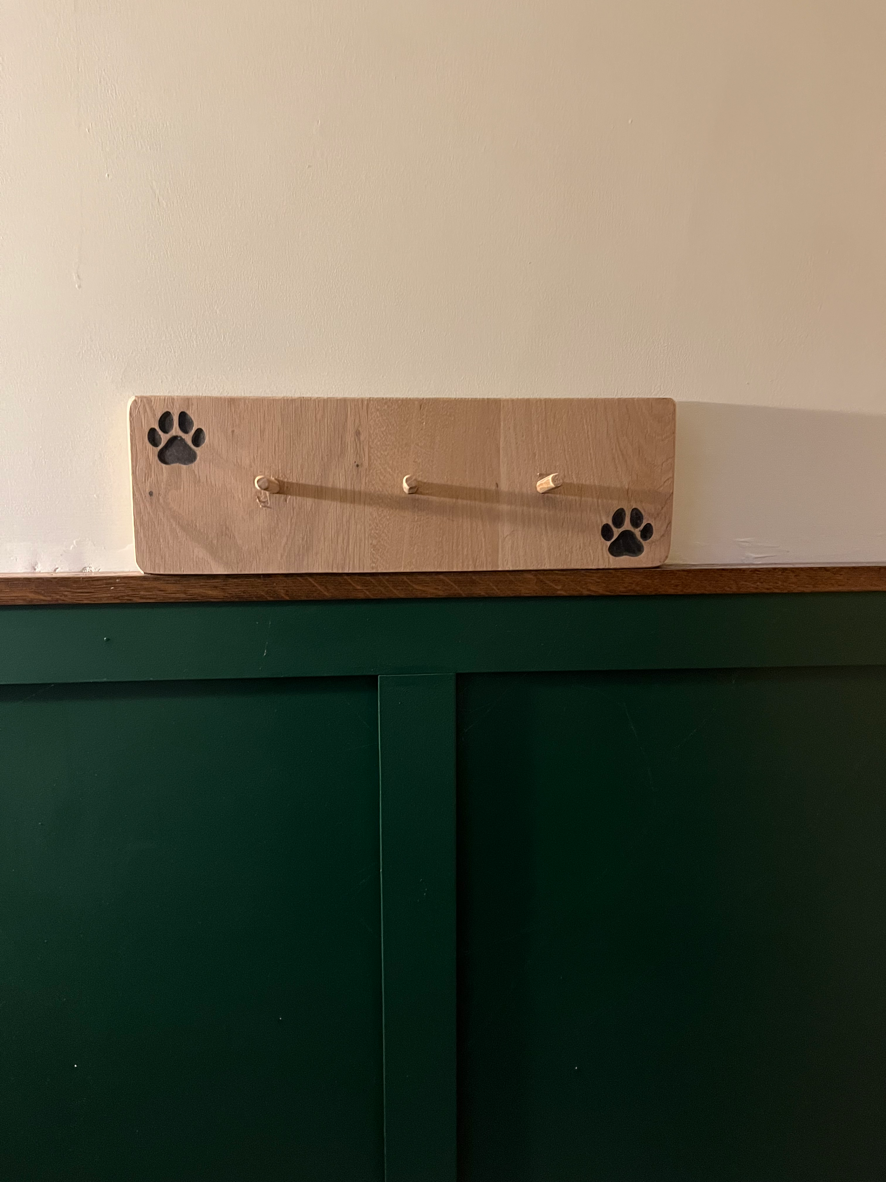 Dog lead holder / rack