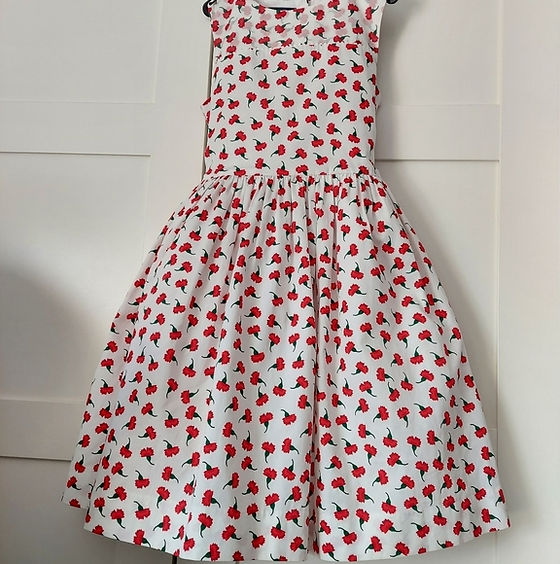 oscar de la renta white dress with red flowers Oscar de la Renta Appliqud Grain De Poudre Wool-blend Gown in White