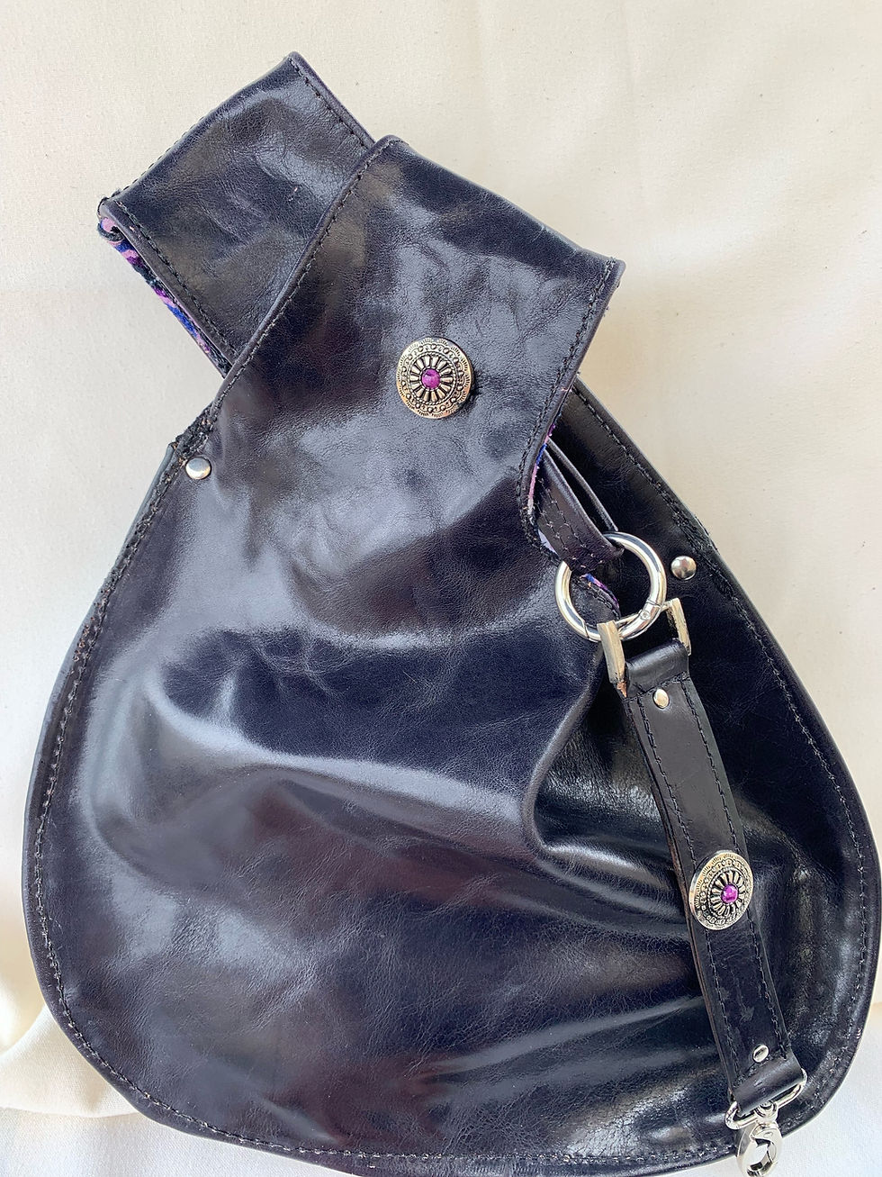 Thumbnail: Knot Bag - Medium Wristlet