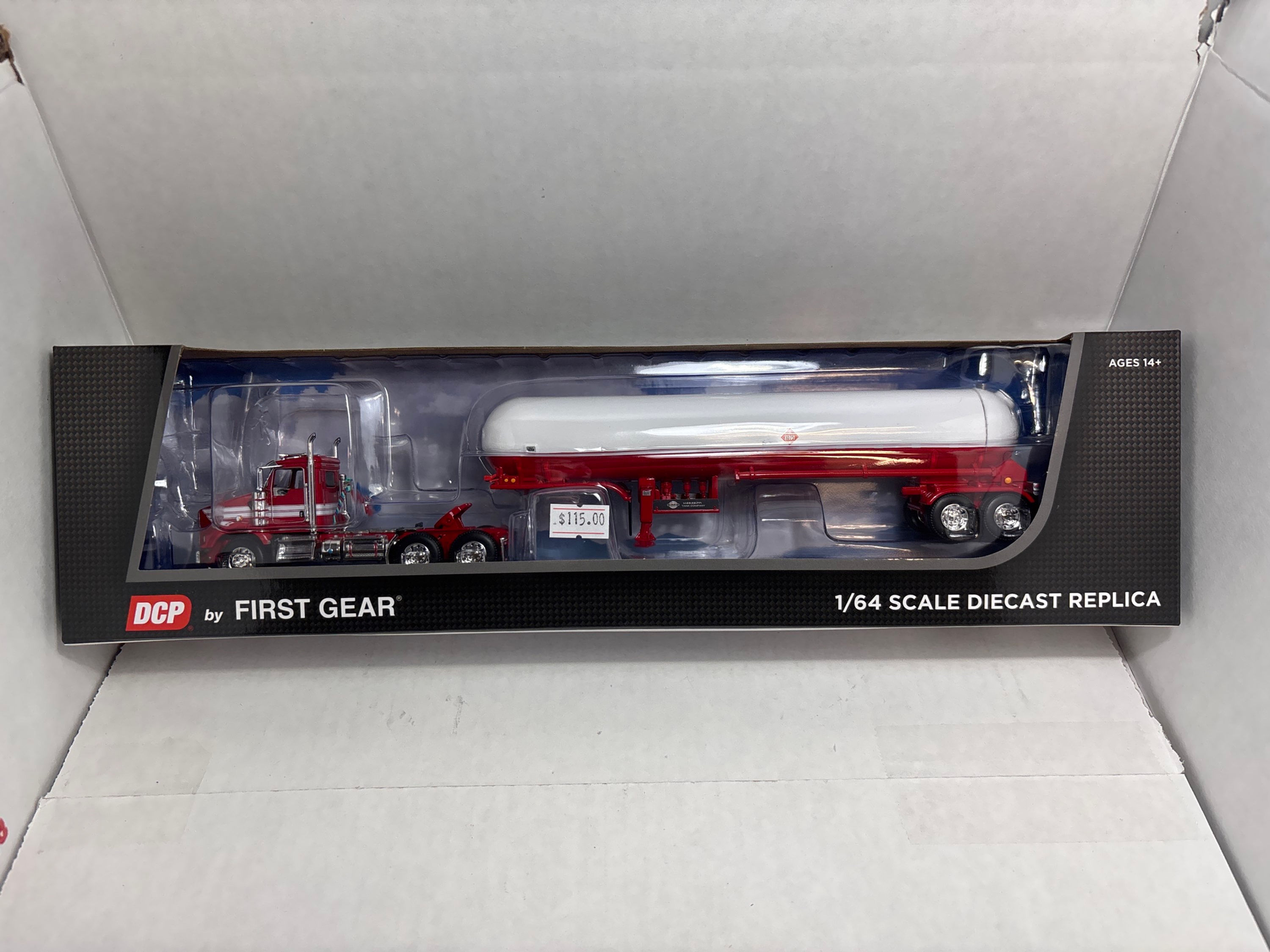 1/64 DCP Kenworth® T800 Day Cab w/Mississippi® LP Tanker