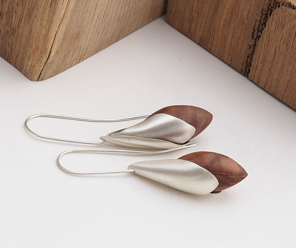 Thumbnail: Flower drop earrings