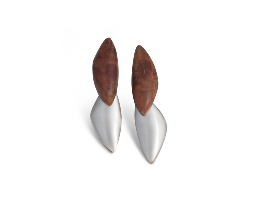 Thumbnail: Petite pebble stud