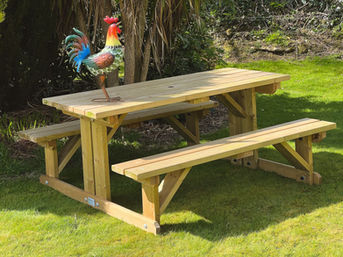 wooden picnic bench with clear entry and exit