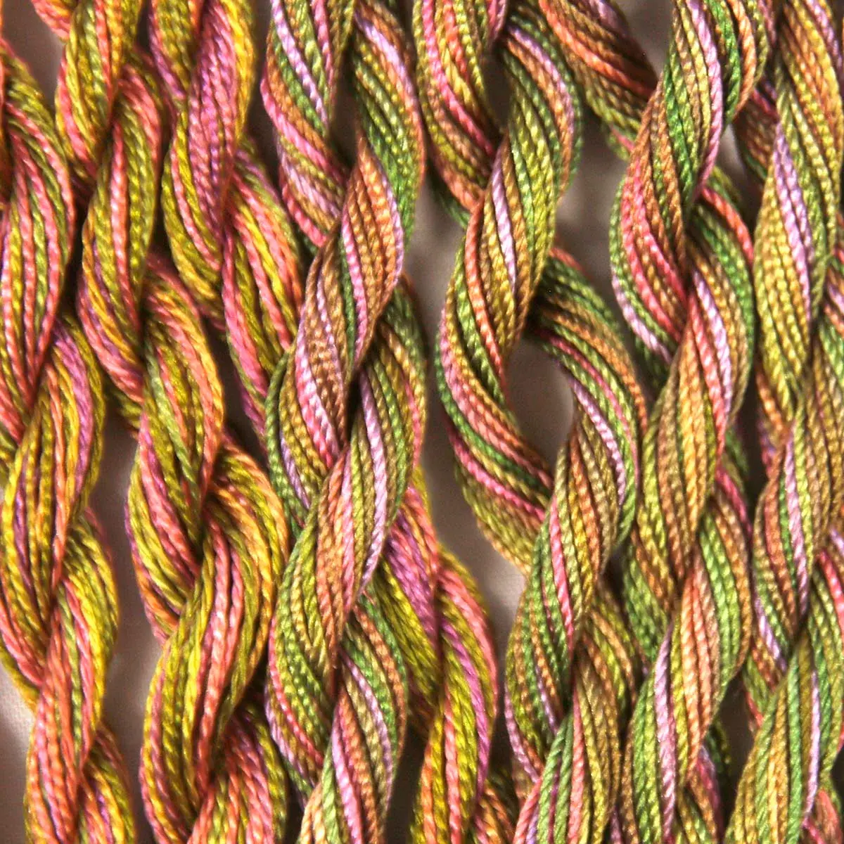 Threads - Hand-Dyed Silk - Lillipilli DL 31