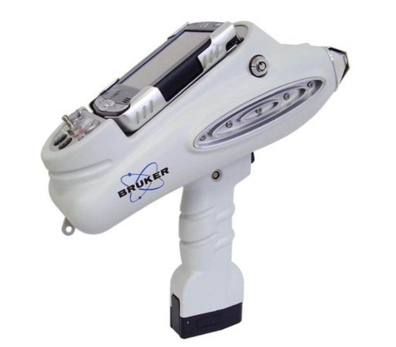 Handheld/portable X-ray fluorescence (p-XRF) Bruker Tracer