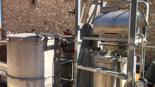 Distillation de nos Immortelles ce week-end à La Bastide-d’Engras.