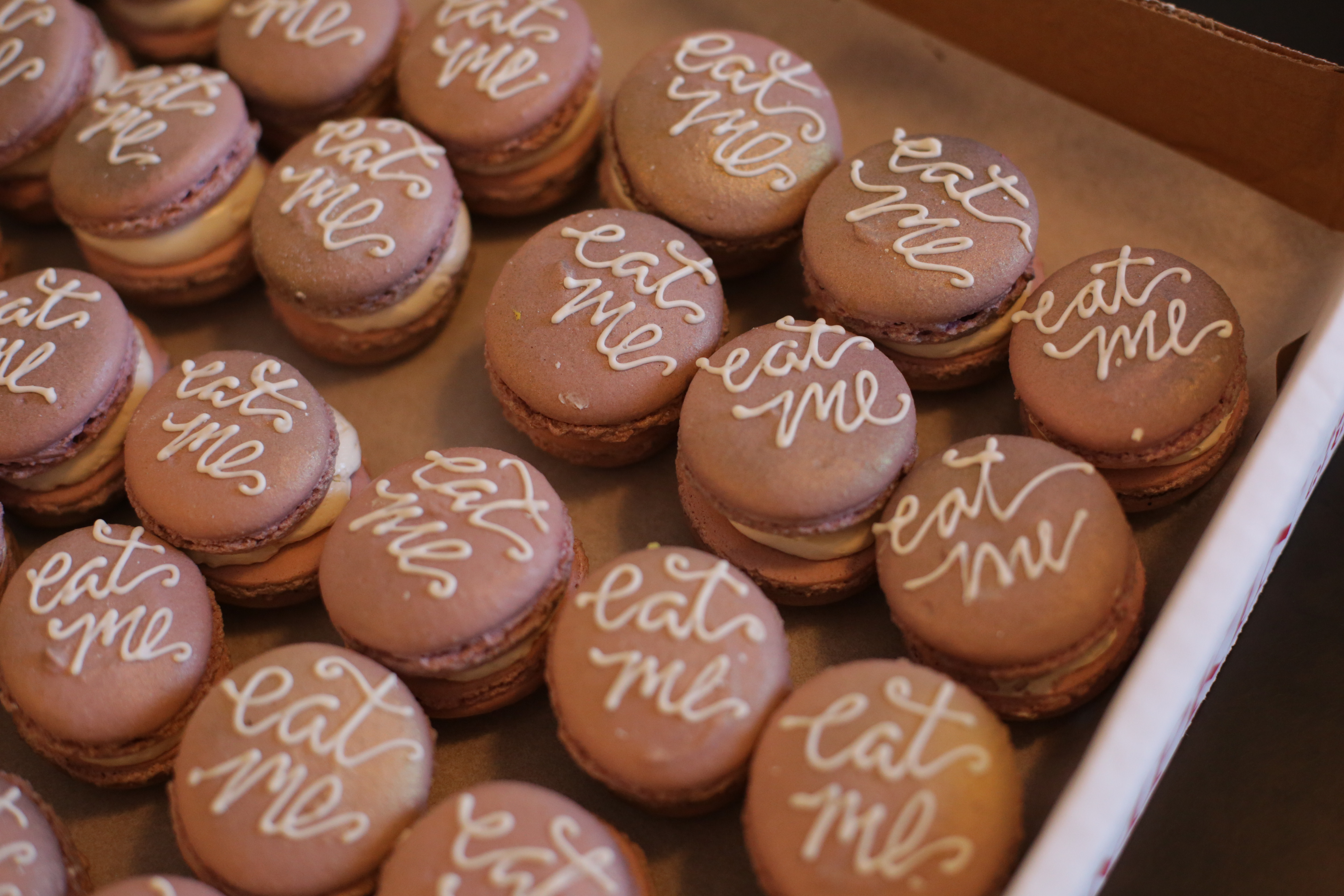 Alice in Wonderland Macarons by SW