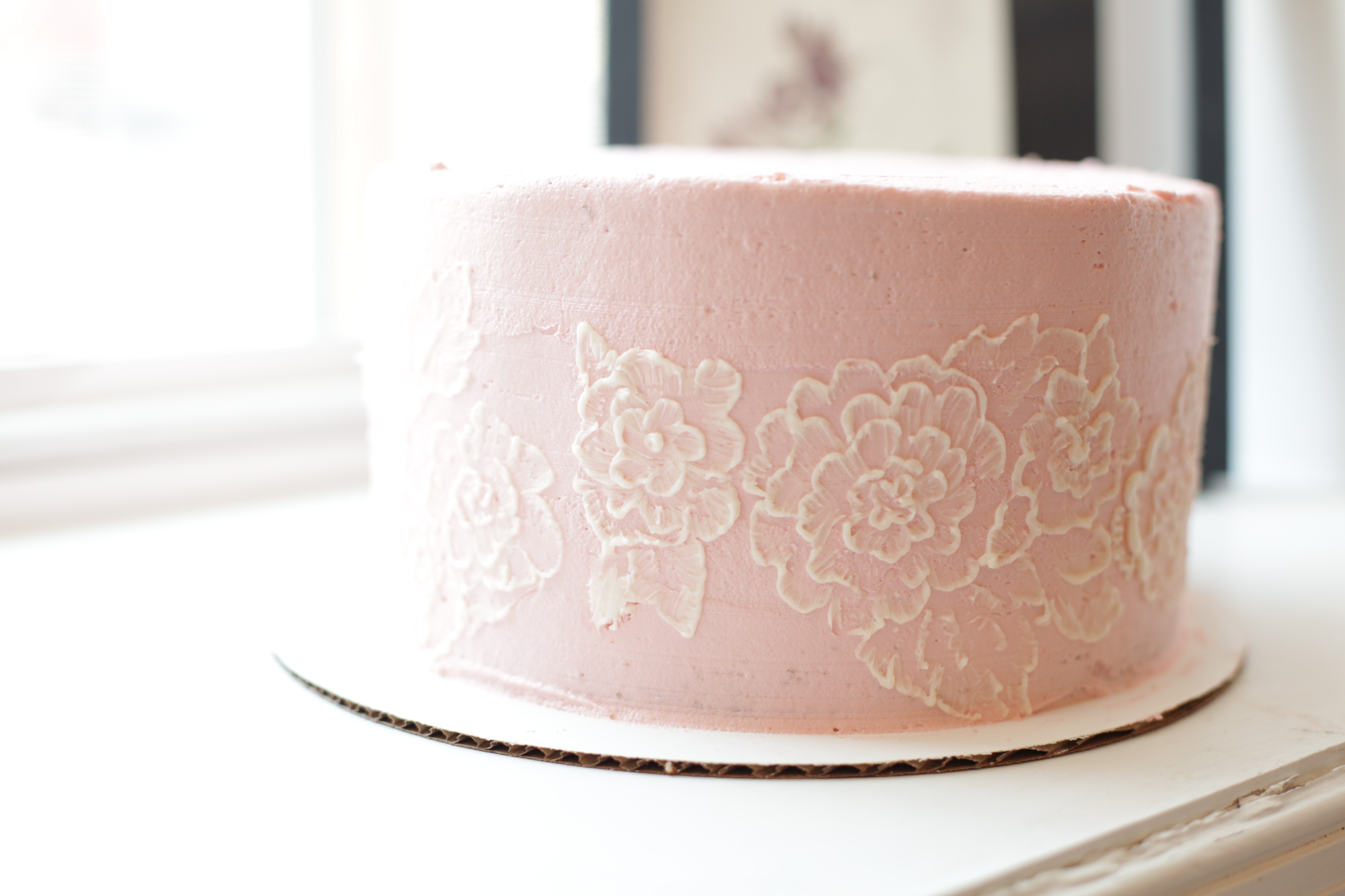 Delicate Lace Cake