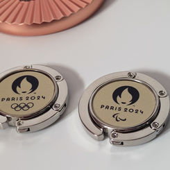 porte-clés personnalisés, porte-sacs personnalisés, personnalisation de porte-clés pour les particuliers et les entreprises. Porte-cles JEUX OLYMPIQUES 2024.