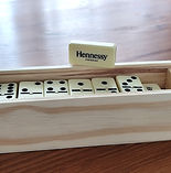 des gros dominos personnalisables, un jeux de dminos XL, gravure sur des dominos XL, gwo domino, jeux de société dominos pour s'amuser en famille